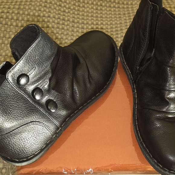 Button Boot - Picture 3 of 4